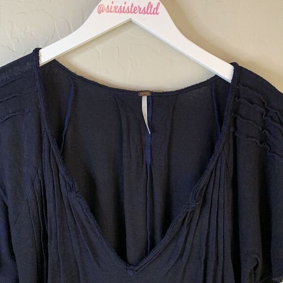 FREE People extra small black V-neck short sleeve top pleated front at bodice - Picture 2 of 14